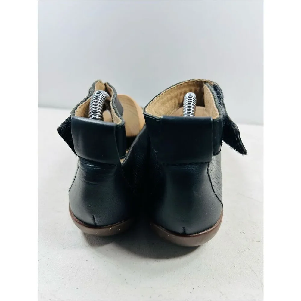 Black Ankle Strap Flat Shoes size 7,5